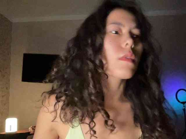 KellyAlvarez webcam