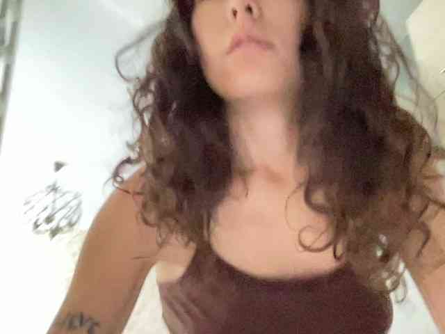 KellyAlvarez KellyAlvarez
