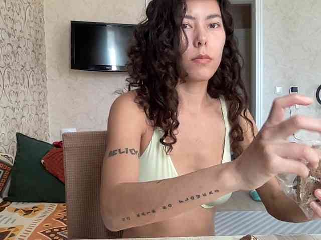 KellyAlvarez webcam