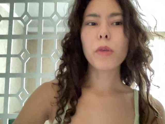 KellyAlvarez webcam