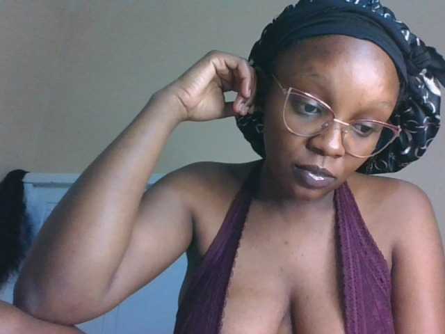 sexy-mommy, live now on BongaCams