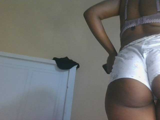 sexy-mommy live cam on BongaCams