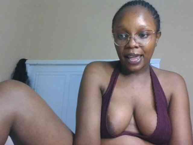 sexy-mommy webcam