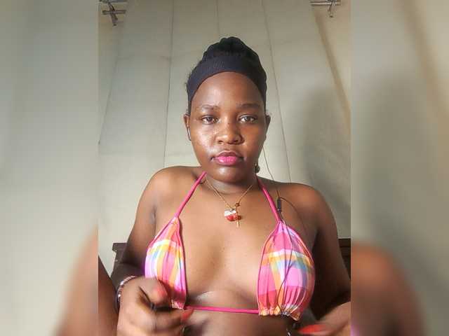Zuri-sexy webcam