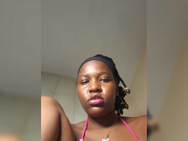 Zuri-sexy live cam on BongaCams