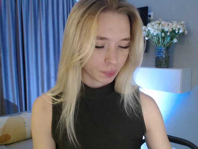 Emily-Hartt live cam on BongaCams