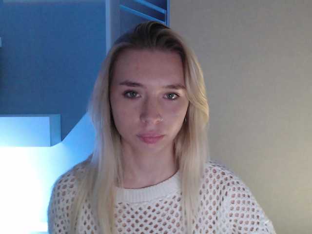 Emily-Hartt live cam on BongaCams