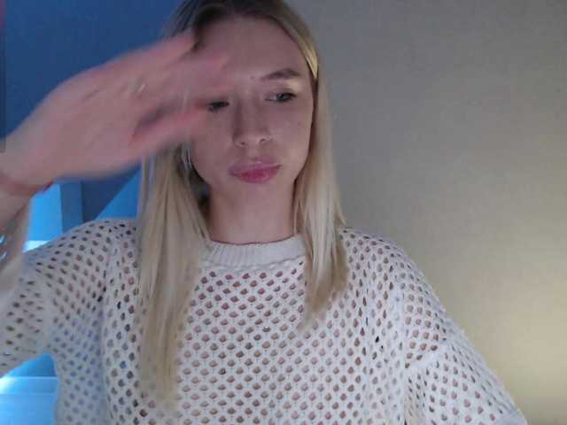 Emily-Hartt — live female cam