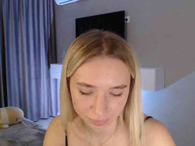 Emily-Hartt webcam