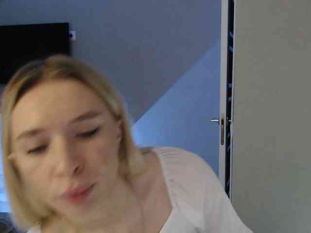 Emily-Hartt webcam