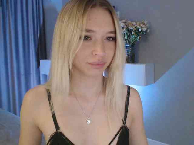 Emily-Hartt webcam