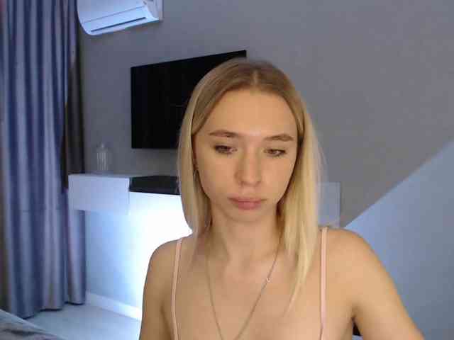 Emily-Hartt webcam