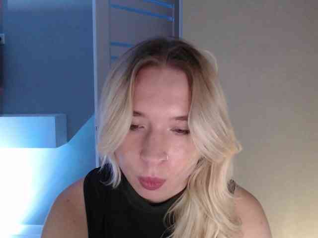 Emily-Hartt webcam