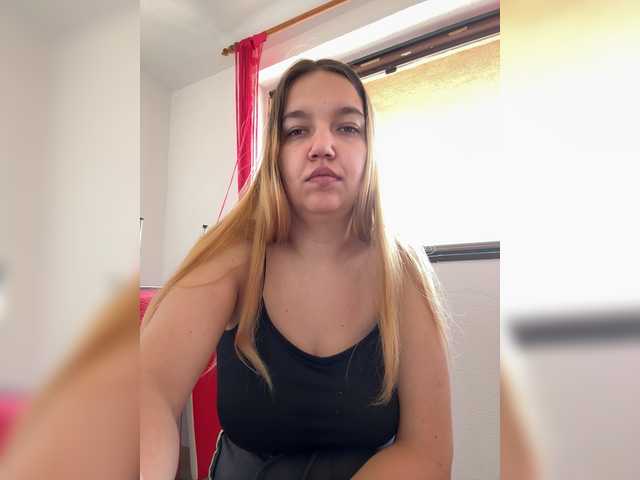 Marinela09 live cam on BongaCams