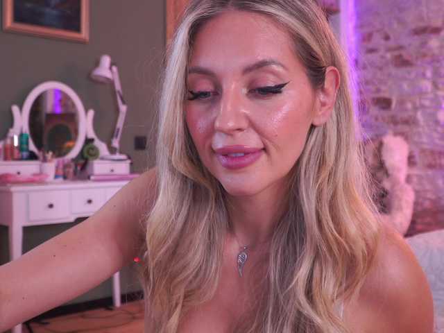 JJoannee live cam preview