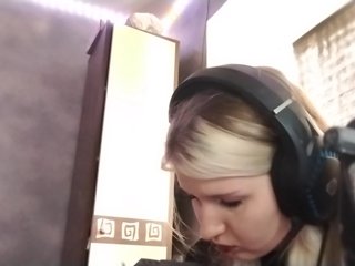 AmieFilipovic Porn Show