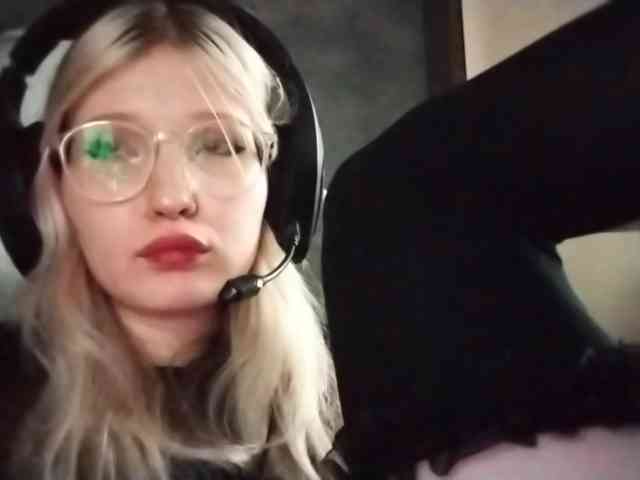 AmieFilipovic live female cam on bongacams