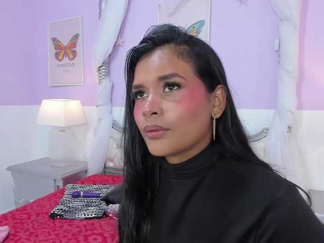BrunetteExposito