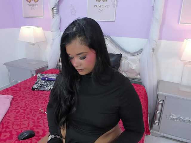 BrunetteExposito