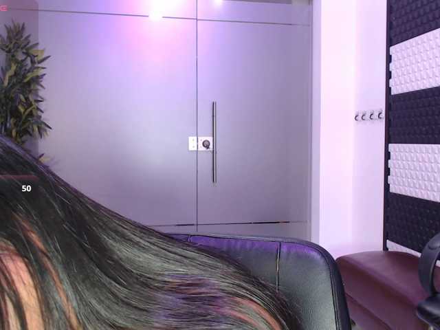 BrunetteExposito