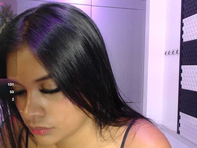 BrunetteExposito