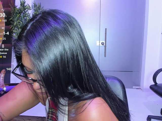 BrunetteExposito
