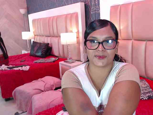 BrunetteExposito webcam