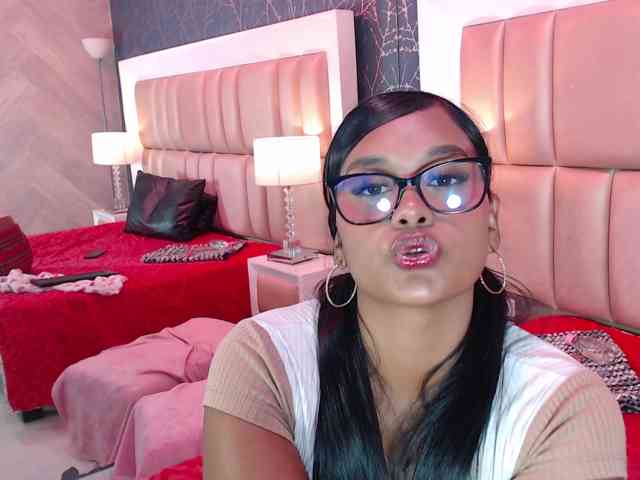 BrunetteExposito webcam