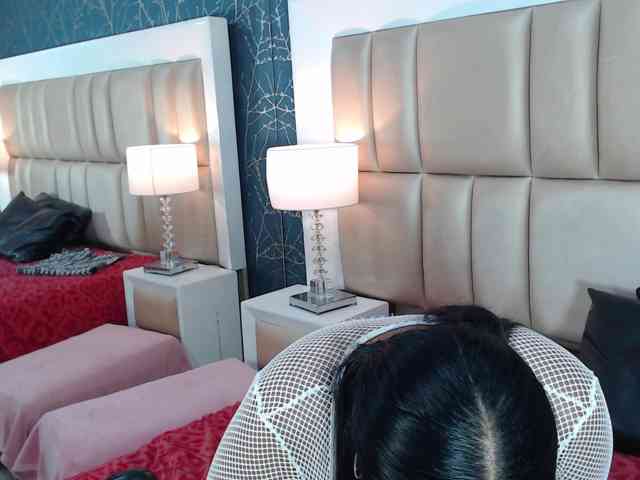 brunetteexposito's live room