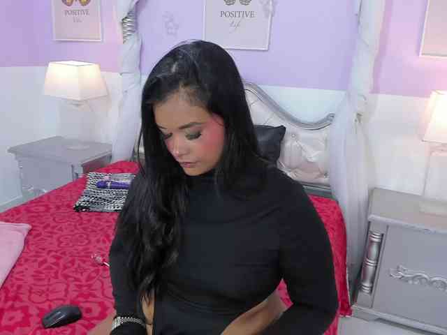BrunetteExposito webcam
