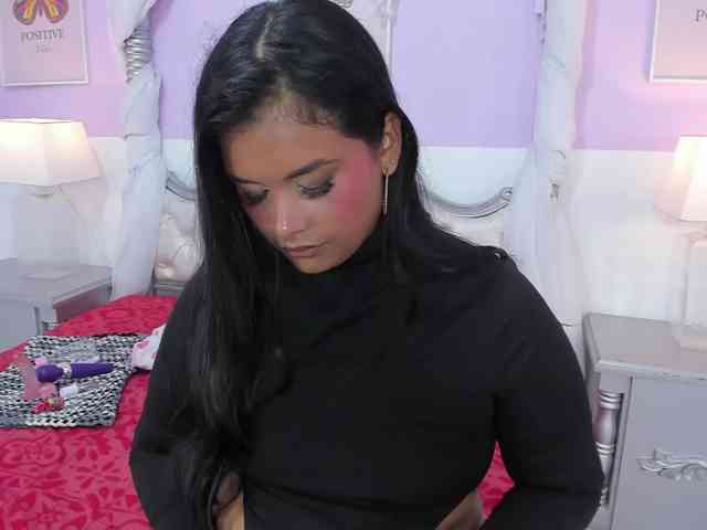 BrunetteExposito