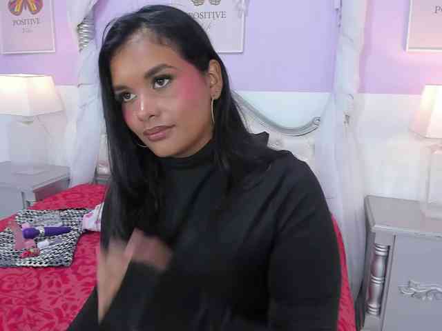 BrunetteExposito