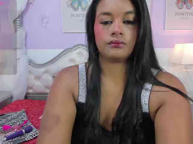 BrunetteExposito