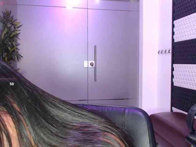 BrunetteExposito