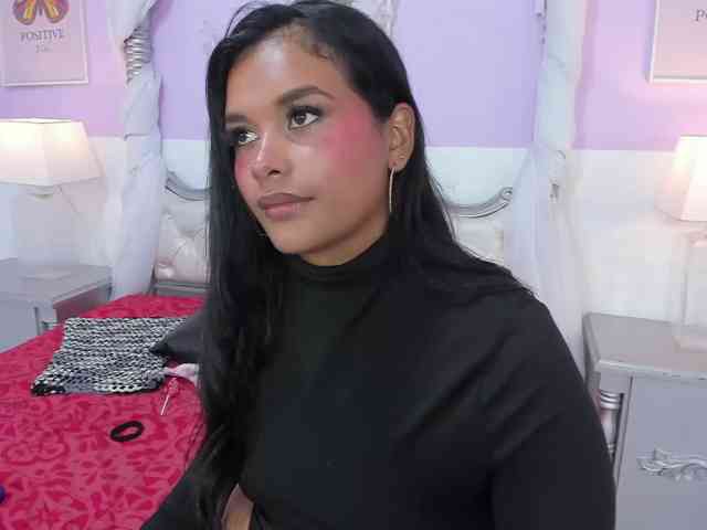 BrunetteExposito