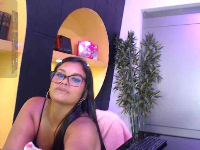 BrunetteExposito