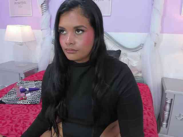 BrunetteExposito