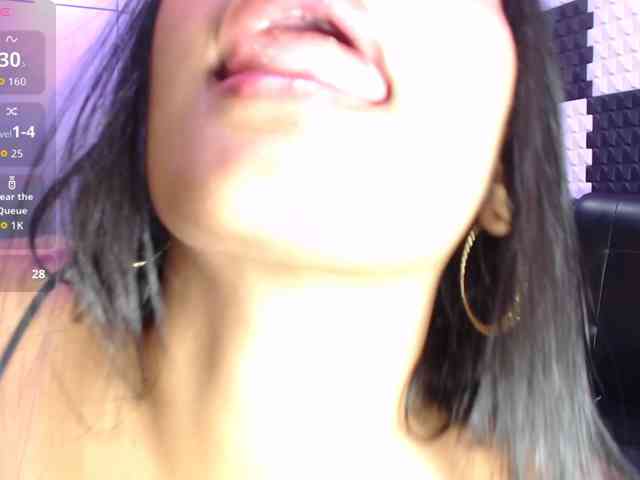 BrunetteExposito