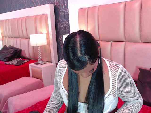 BrunetteExposito