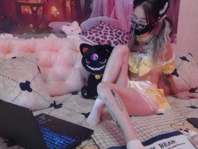 LittleNaughtyKitten live cam on BongaCams