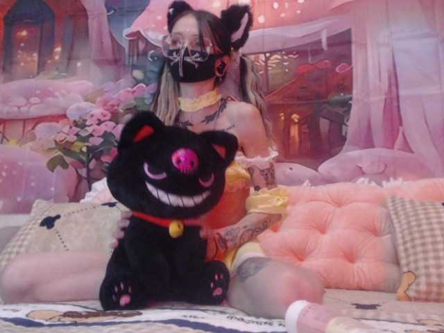 LittleNaughtyKitten live cam on BongaCams