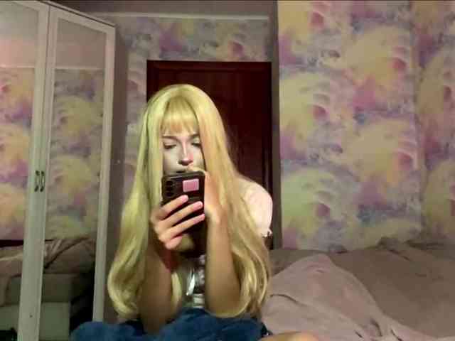 Yumiku's webcam live show