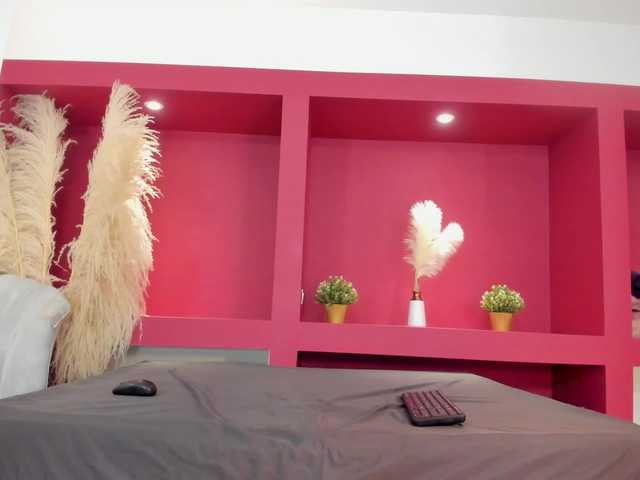 Llittlemaya live cam on BongaCams