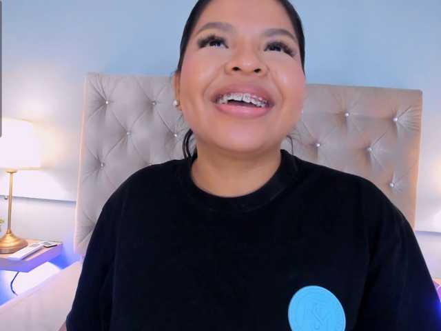 Llittlemaya live cam on BongaCams