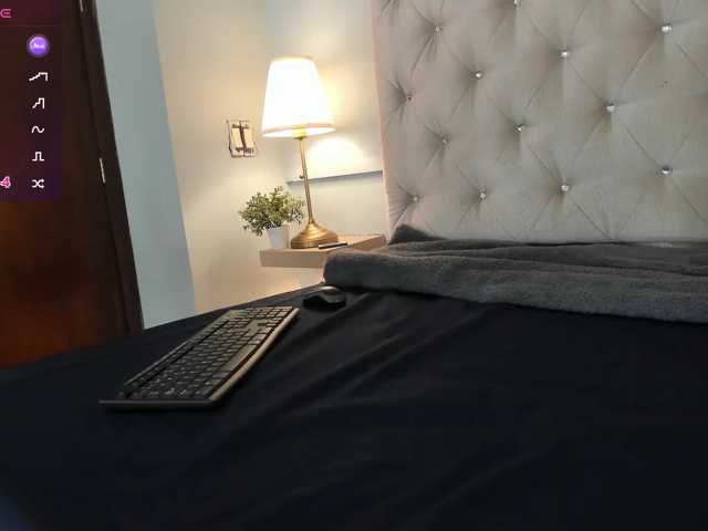 Llittlemaya live cam on BongaCams