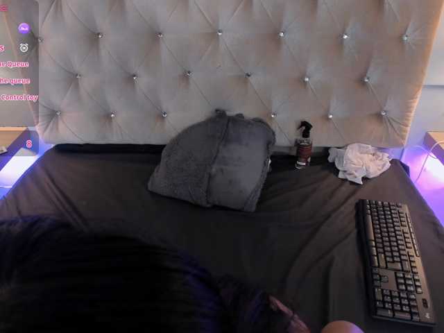 Llittlemaya live cam on BongaCams
