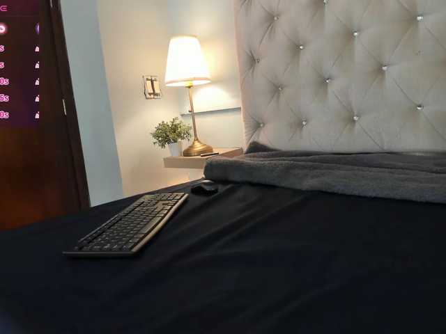 Llittlemaya live cam on BongaCams