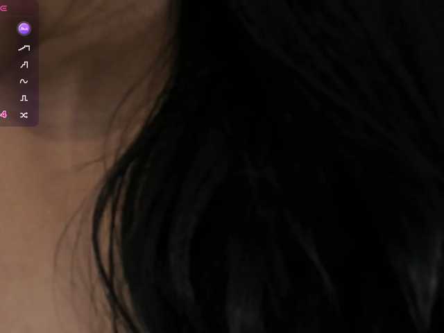 Llittlemaya live cam on BongaCams