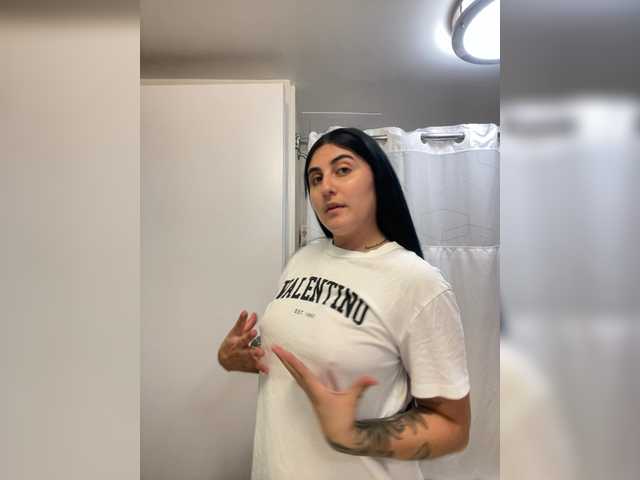 Zarahiltonn live cam on BongaCams