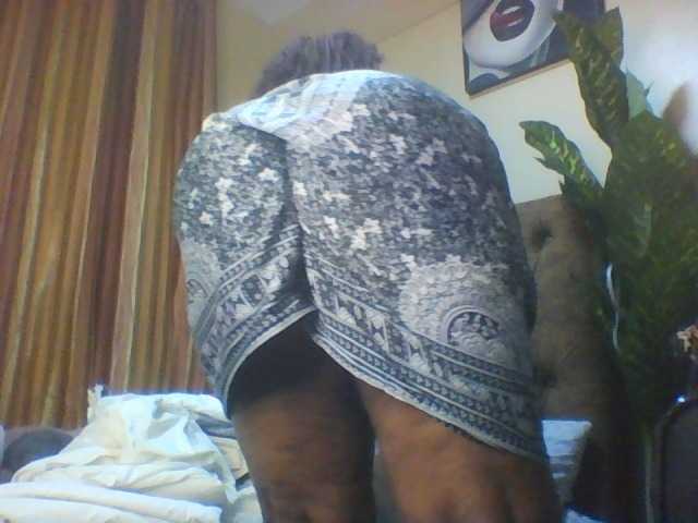 Bigbooty-1 live cam on BongaCams